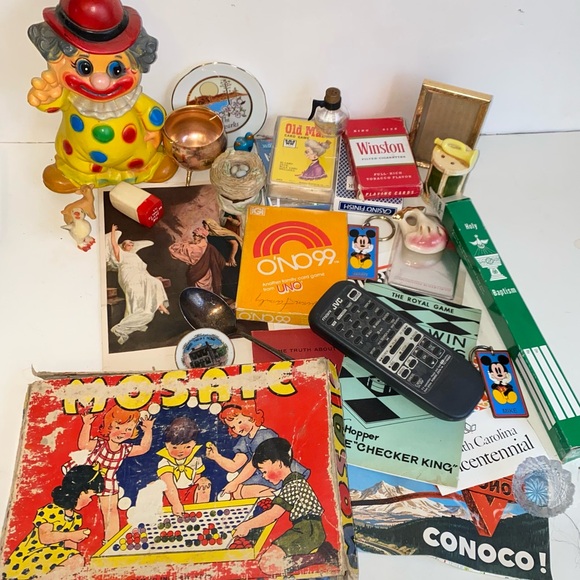 Vintage to Modern Mystery Box of Assorted Collectibles - Picture 3 of 3